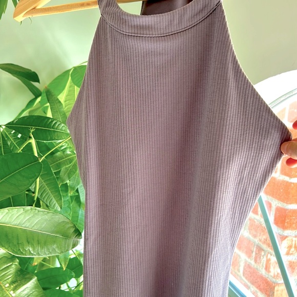 Alo Ribbed Tank Top - Picture 8 of 11